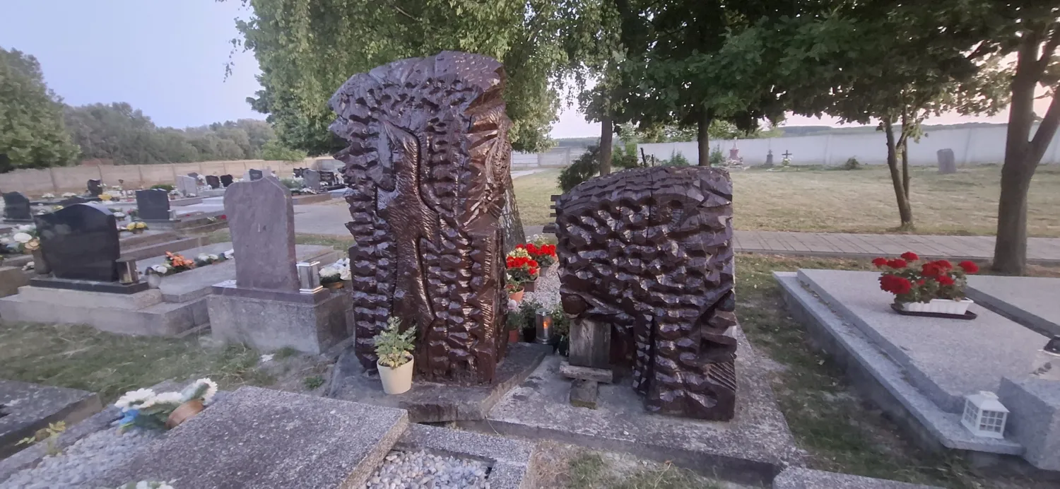 Csicsó temetői síremlekei 20250617 205841