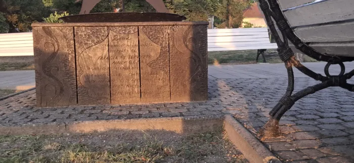 Csicsó Temetői emlékkút 20250617 201727