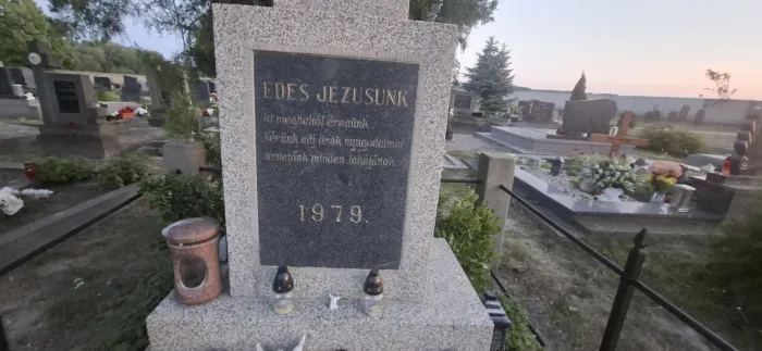 Csicsó Temetői nagykereszt 20250617 210125