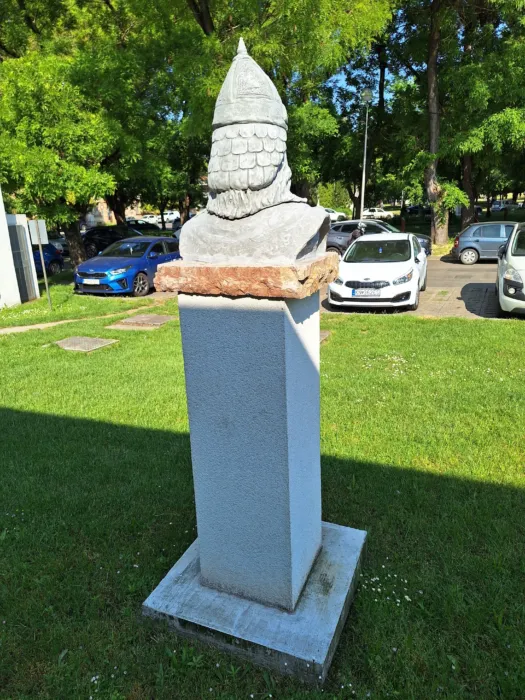 Hunyadi János mellszobor 3